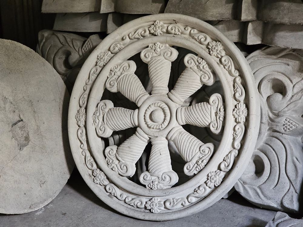 งานปั้นแกะสลัก